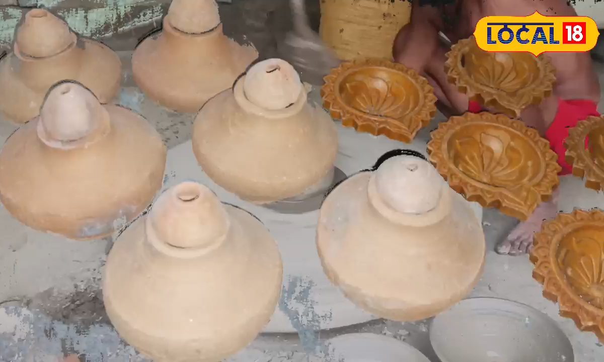 दीवाली में स्वदेशी चीजों ने किया कमाल, कुम्हार ने बताया मिट्टी के दीयों का हाल