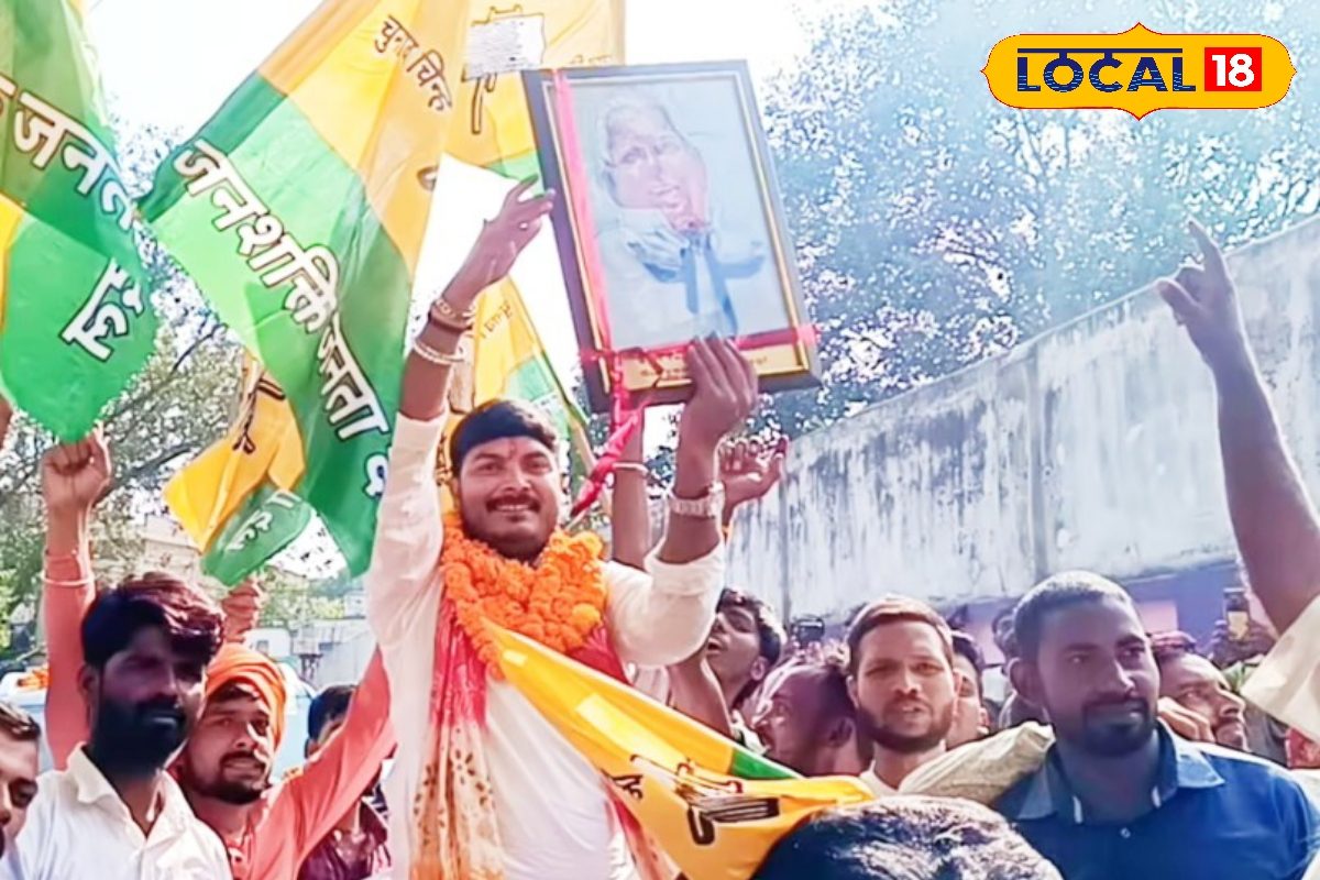 घोड़ा..गाड़ी या कार नहीं! इस जानवर पर बैठ नामांकन करने पहुंचा यह कैंडिडेट