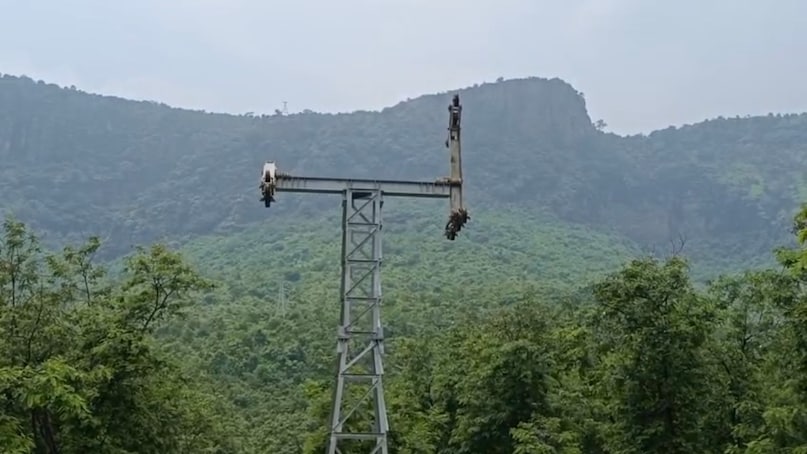 सरकार की पहल से जंगल और पहाड़ों में बसे धार्मिक और ऐतिहासिक स्थलों तक पहुंच आसान हो रही है। सरकार की पहल से जंगल और पहाड़ों में बसे धार्मिक और ऐतिहासिक स्थलों तक पहुंच आसान हो रही है।