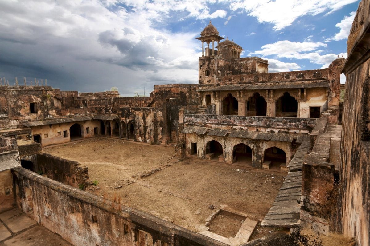 भारत का डरावना किला...खूनी दीवारें और रात के सन्नाटे में रोने की आवाजें,Photos