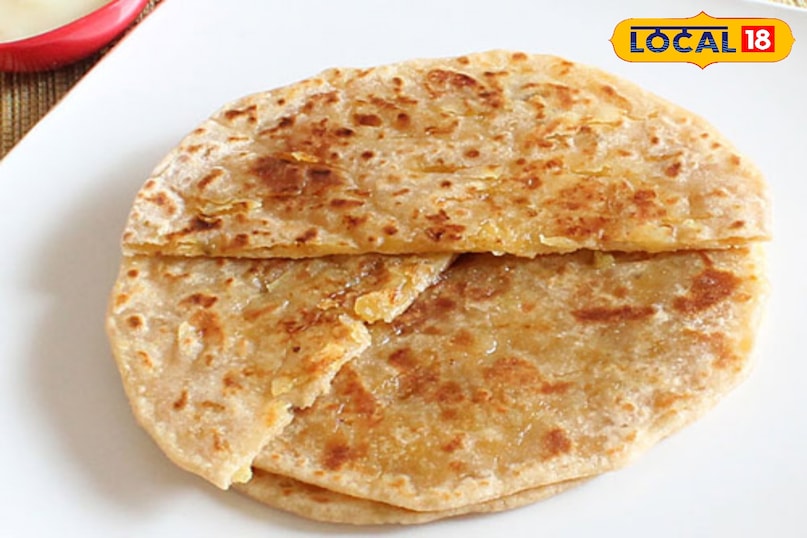 Puran Poli: This roti-like sweet is made from wheat flour or maida and is filled with gram dal and jaggery. It is in great demand during festivals in some areas of Maharashtra and Andhra Pradesh. You will get it on Balaji Papalal Mithaiwala Puran Poli: This roti-like sweet is made from wheat flour or maida and is filled with gram dal and jaggery. It is in great demand during festivals in some areas of Maharashtra and Andhra Pradesh. You will get it on Balaji Papalal Mithaiwala