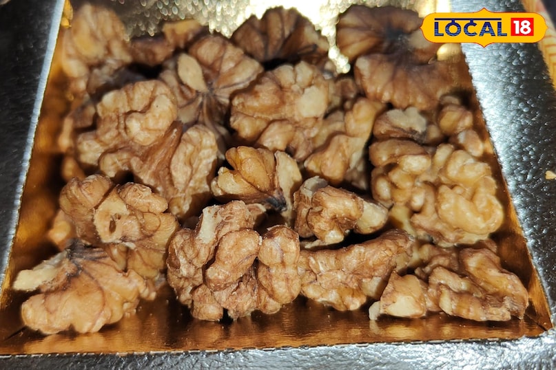 खाली पेट अखरोट खाने के फायदे खाली पेट अखरोट खाने के फायदे