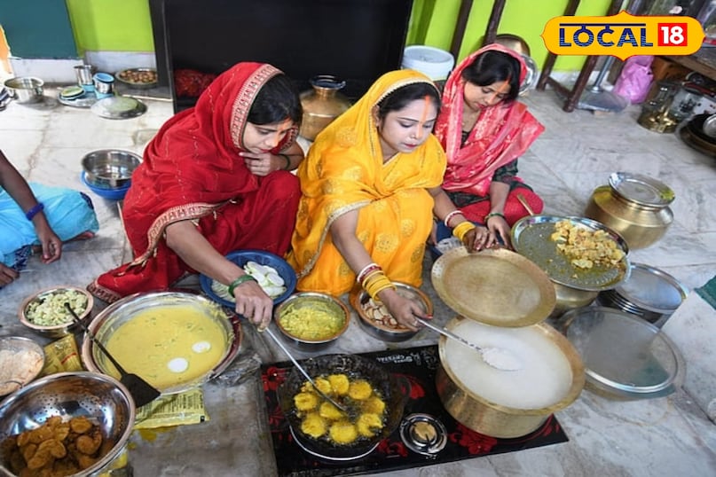 The holy offering of Chhath Puja prepared with Rasiya, jaggery, milk and cardamom cooked on low flame. The holy offering of Chhath Puja prepared with Rasiya, jaggery, milk and cardamom cooked on low flame.