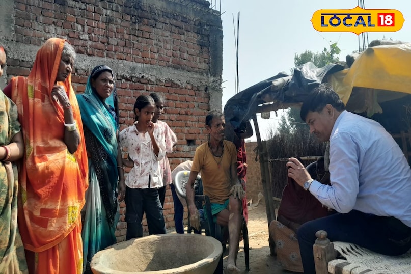 गढ़वा साउदर स्टूडियो स्टूडियो संजय पैंडेय शुक्रवार को कंडी क्षेत्र के निरीक्षण पर निकले थे। रास्ते में उन्होंने सड़क किनारे धूप में सुखते मिट्टी के दिए और ढलनी देखे तो गाड़ी रुकवा दी। वे कलाकारों के क्षेत्र और बातचीत करने लगे। इसी दौरान उनकी नजर एक अनैतिक कुम्हार नरेश प्रजापति पर पड़ी, जो कच्चे मकान में चाक चला रहे थे। नरेश के संघर्ष ने ऑब्जेक्ट को प्रभावित किया, और उन्होंने तय किया कि वे भी उस चक पर मिट्टी को आकार दे देंगे।