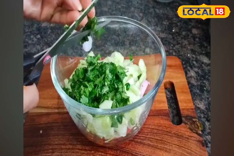 बाउल में एक साथ रख लें सलाद 