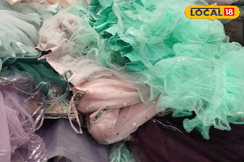 मेरठ, लाल कुर्ती बाजार, वैवाहिक कार्यक्रम, खरीदारी, लहंगा, सूट पैंट, कोट, शेरवानी, लोकल 18,Meerut, Lal Kurti Bazaar, Wedding Events, Shopping, Lehenga, Suit Pants, Coat, Sherwani, Local 18 मेरठ, लाल कुर्ती बाजार, वैवाहिक कार्यक्रम, खरीदारी, लहंगा, सूट पैंट, कोट, शेरवानी, लोकल 18,Meerut, Lal Kurti Bazaar, Wedding Events, Shopping, Lehenga, Suit Pants, Coat, Sherwani, Local 18