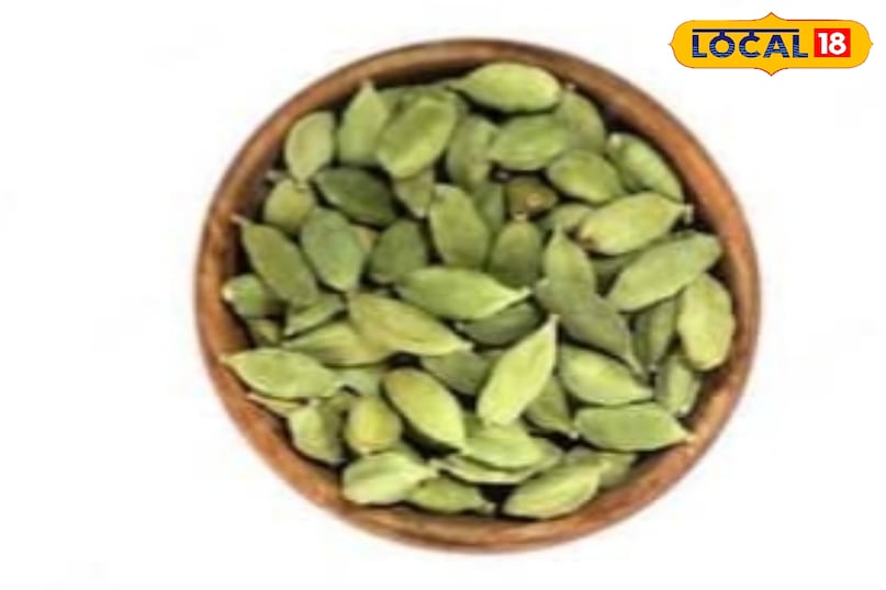 उन्होंने बताया कि इलायची में मौजूद एंटीऑक्सीडेंट तत्व शरीर से अतिरिक्त पानी और नमक निकालने में मदद करते हैं. इससे ब्लड प्रेशर नियंत्रित रहता है और दिल पर दबाव कम होता है. कई शोधों में यह बात सामने आई है कि नियमित रूप से इलायची का सेवन हल्के या शुरुआती हाई ब्लड प्रेशर वाले लोगों के लिए फायदेमंद साबित हो सकता है.