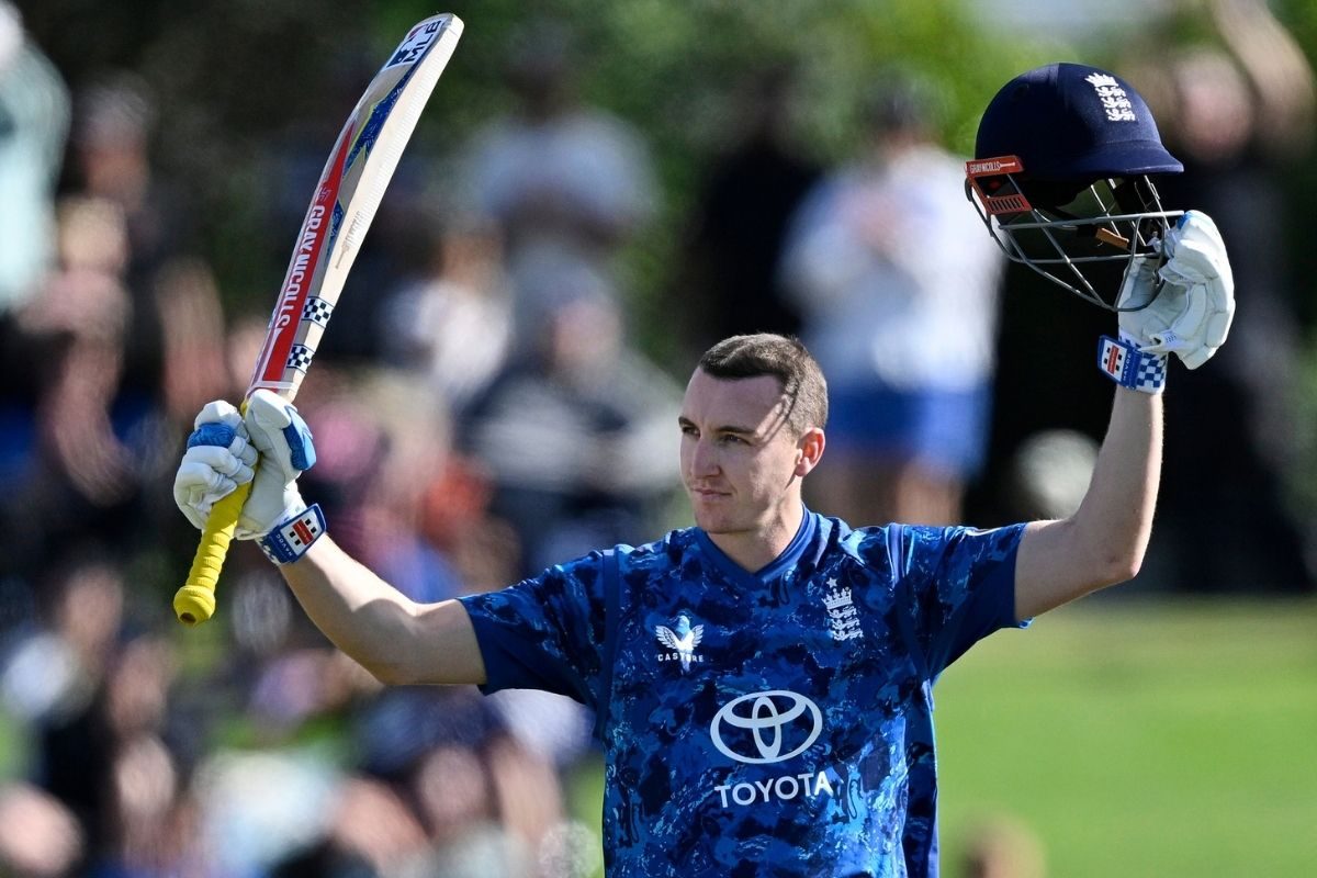 Harry Brook century: 56 रन पर गिर गए थे 6 विकेट, फिर आया हैरी ब्रूक का तूफान