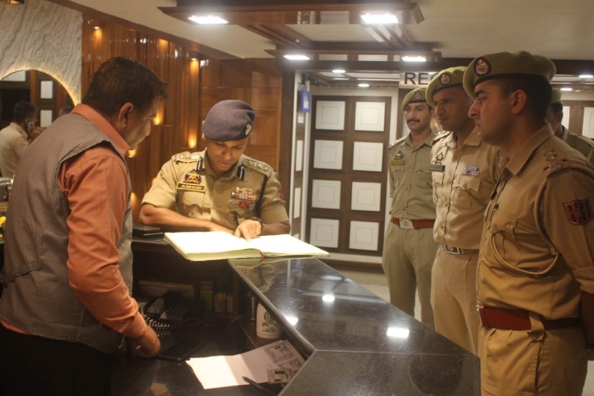 उधमपुर के होटल सम्राट ने विदेशी महिला की जानकारी छिपाई मालिक और स्टाफ पर केस