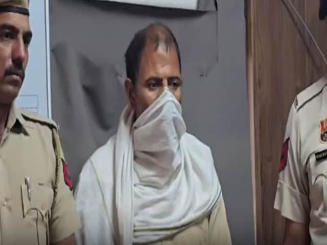 पिता-छोटे भाई की हत्या कर शव खेत में जलाए फिर ऊपर से कर दी जुताई, गिरफ्तार पिता-छोटे भाई की हत्या कर शव खेत में जलाए फिर ऊपर से कर दी जुताई, गिरफ्तार