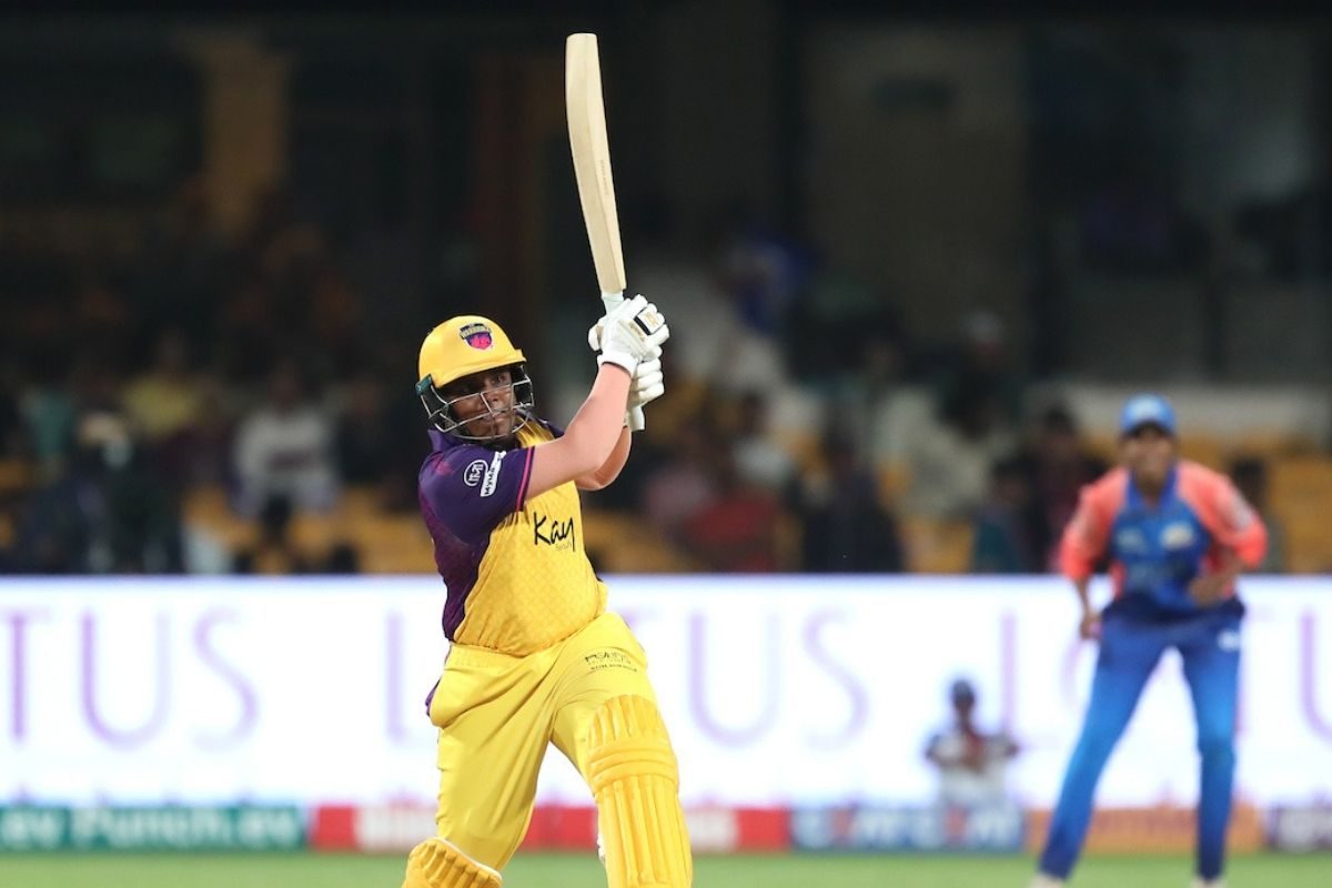 300 का स्ट्राइक रेट, 14 चौके 7 छक्के, किरण ने जमाया टी20 का सबसे तेज शतक