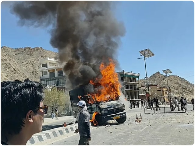 लद्दाख हिंसा की साजिश किसने रची, सोनम वांगचुक या... रिटायर्ड जज करेंगे जांच लद्दाख हिंसा की साजिश किसने रची, सोनम वांगचुक या... रिटायर्ड जज करेंगे जांच