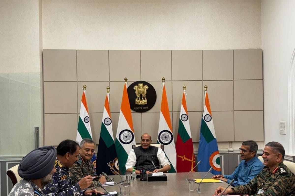 रक्षा खरीद की रफ्तार बढ़ी रक्षा मंत्रालय ने खर्च किया 50 फीसदी से ज्यादा बजट