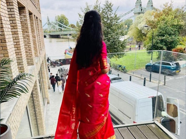 25 साल की वो सिंगर, जिसने बॉलीवुड से किया तौबा, फिर भी है करोड़ों की मालकिन 25 साल की वो सिंगर, जिसने बॉलीवुड से किया तौबा, फिर भी है करोड़ों की मालकिन