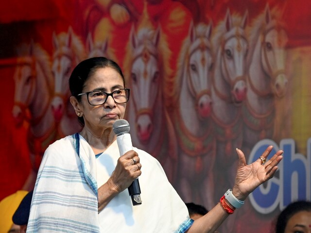 24 घंटे में 527 अफसरों का ट्रांसफर, SIR 2.0 से पहले CM ममता ने कर दिया 'खेला'?