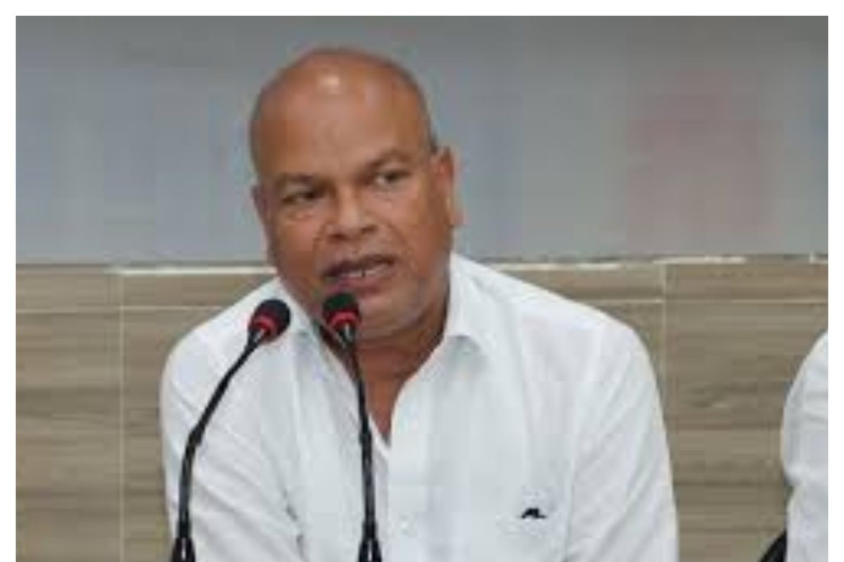 LIVE: मतदाता सूची जारी होते ही विपक्ष के निशाने पर EC, लगाया छलावे का आरोप