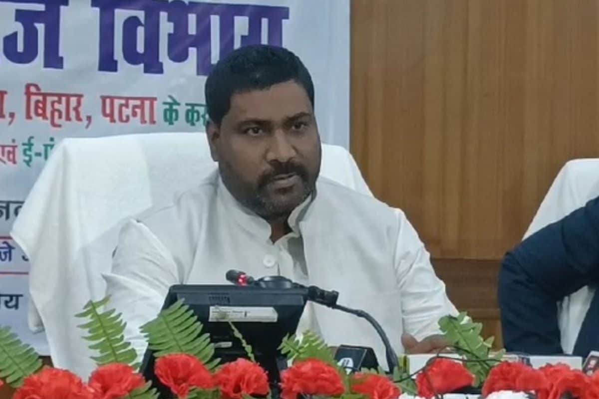 कांग्रेस विधायक मुरारी गौतम ने दिया इस्तीफा, BJP के टिकट से लड़ सकते हैं चुनाव