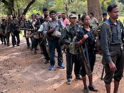 अंतागढ़: हथियार डालने पहुंचे 21 नक्सली, मुख्यधारा में लौटी लीडर रामधेर की टीम