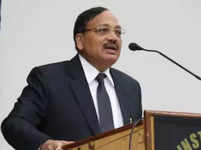 गले CJI जस्टिस सूर्यकांत के सामने आए वो 4 केस, जिसने देश में मचाया था बवाल गले CJI जस्टिस सूर्यकांत के सामने आए वो 4 केस, जिसने देश में मचाया था बवाल