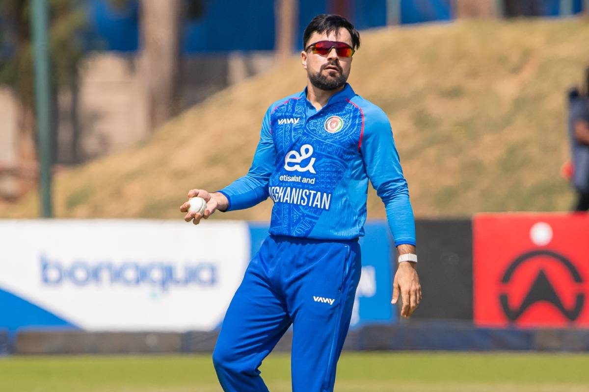 अफगानी शेरों का जलवा! ZIM को राशिद ने फिरकी में फंसाया, 7 विकेट से जीता मैच