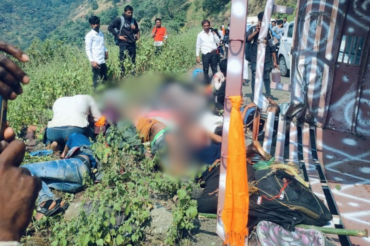 महाराष्ट्र में बड़ा हादसा, अस्तंबा से लौट रहे थे लोग, पलट गया पिकअप, 6 की मौत