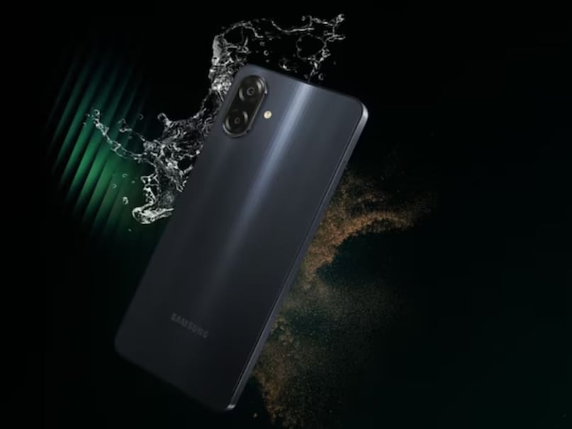 এটিতে একটি 5000mAh ব্যাটারি, 25W দ্রুত চার্জিং সমর্থন এবং 50 মেগাপিক্সেল ক্যামেরা সেন্সর রয়েছে। এই ফোন MediaTek Helio G99 প্রসেসরে কাজ করে।