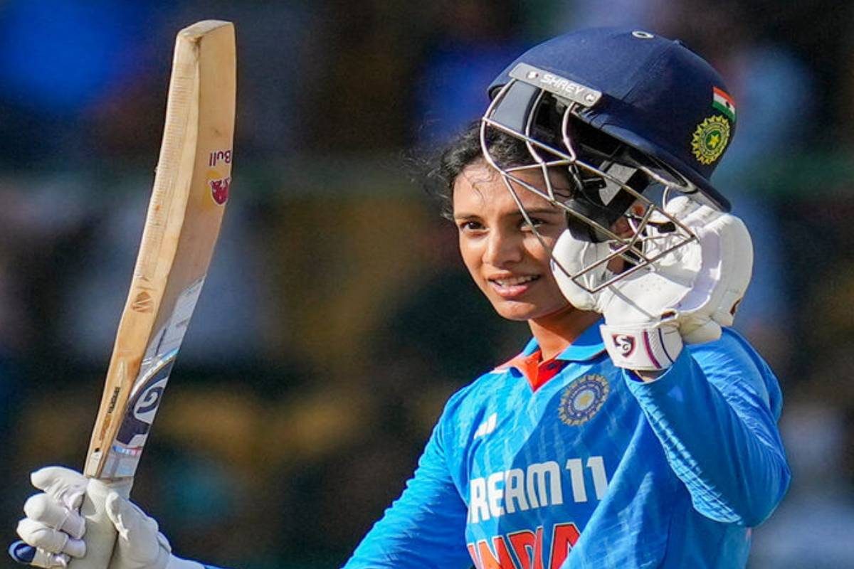 मंधाना ने रचा इतिहास, वर्ल्ड कप में जड़ा शतक, कीवी बाॅलर को दिन में दिखाए तारे