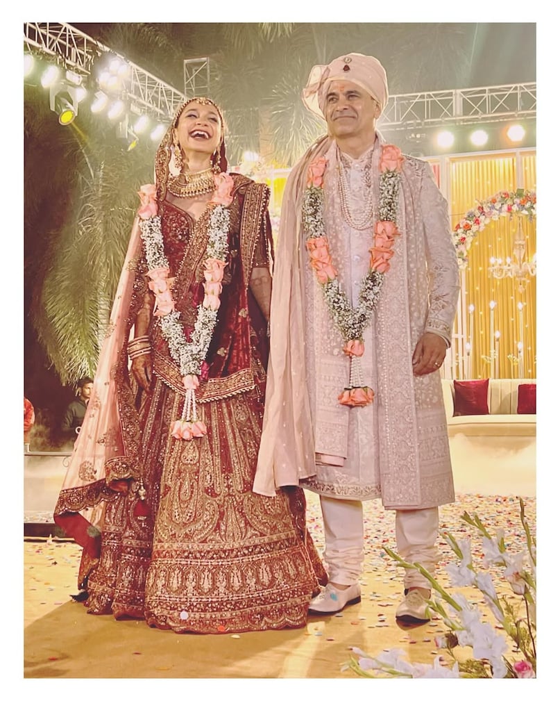 The Bads of Bollywood, Manish Chaudhari, Shruti Mishra, Manish Chaudhari-Shruti Mishra love story, Manish Chaudhari wife age gap, Manish Chaudhari shruti mishra relationship, Bollywood celebrity marriage, unconventional love story, द बैड्स ऑफ बॉलीवुड, मनीष चौधरी, आर्यन खान, श्रुति मिश्रा 