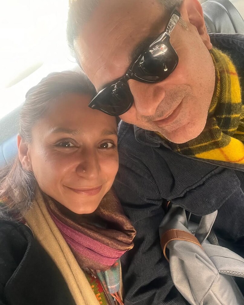 The Bads of Bollywood, Manish Chaudhari, Shruti Mishra, Manish Chaudhari-Shruti Mishra love story, Manish Chaudhari wife age gap, Manish Chaudhari shruti mishra relationship, Bollywood celebrity marriage, unconventional love story, द बैड्स ऑफ बॉलीवुड, मनीष चौधरी, आर्यन खान, श्रुति मिश्रा