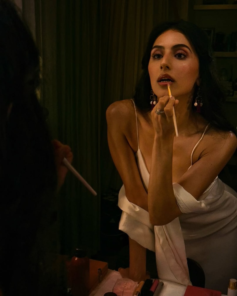 Ikkis, Ikkis Film, Ikkis heroine, Agastya Nanda heroine Simar Bhatia, who is Simar Bhatia, Simar Bhatia is starkid, Simar Bhatia family, Simar Bhatia age, Simar Bhatia parents, Simar Bhatia and akshay kumar relatioship What is Simar Bhatia's family, Simar Bhatia's age, Simar Bhatia's parents, Simar Bhatia and Akshay Kumar's relationship. Ikkis, Ikkis Film, Ikkis heroine, Agastya Nanda heroine Simar Bhatia, who is Simar Bhatia, Simar Bhatia is starkid, Simar Bhatia family, Simar Bhatia age, Simar Bhatia parents, Simar Bhatia and akshay kumar relatioship What is Simar Bhatia's family, Simar Bhatia's age, Simar Bhatia's parents, Simar Bhatia and Akshay Kumar's relationship.