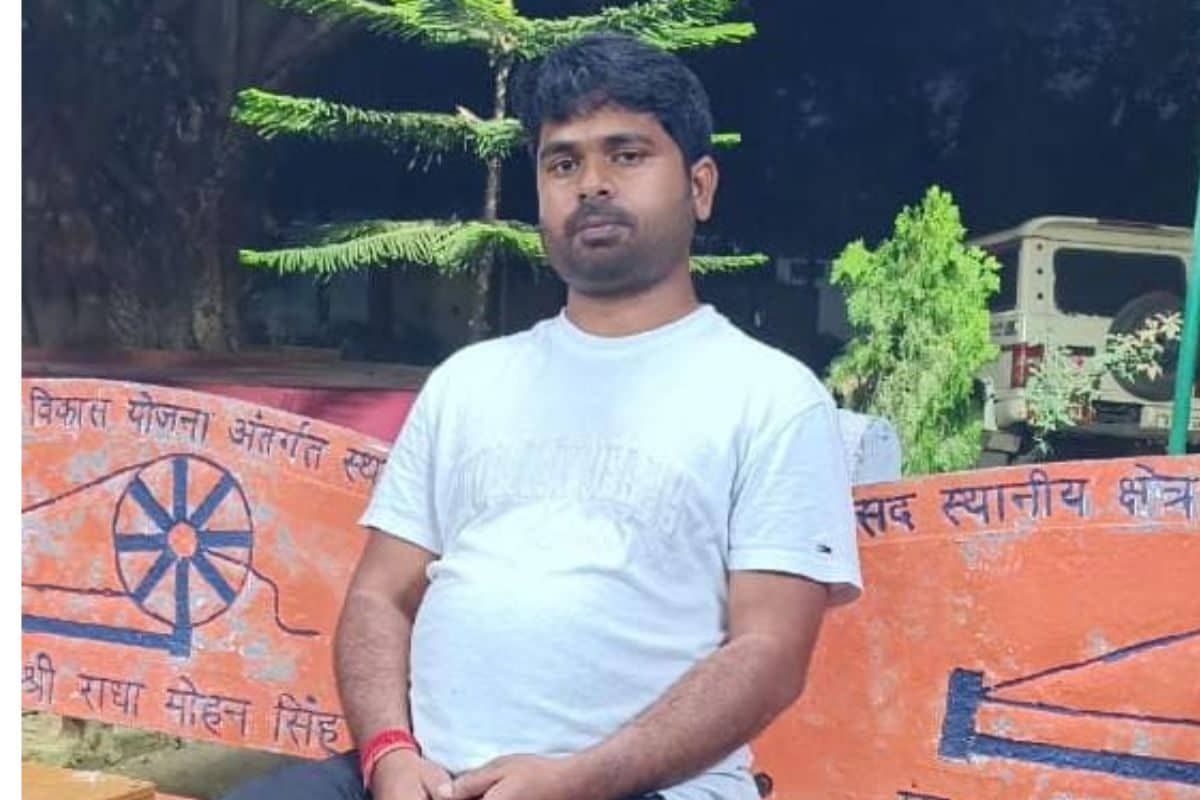 बिहार चुनाव से ठीक पहले RJD उम्मीदवार के घर पुलिस की रेड, एक करीबी गिरफ्तार