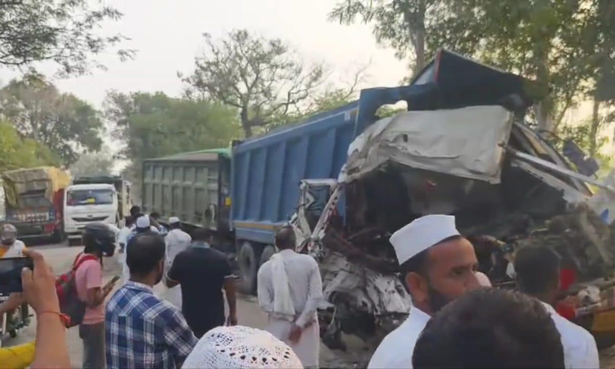 दो ट्रकों में भिड़त में चालक की मौत शव के टुकड़े टुकड़े निकाल गठरी में बांधे