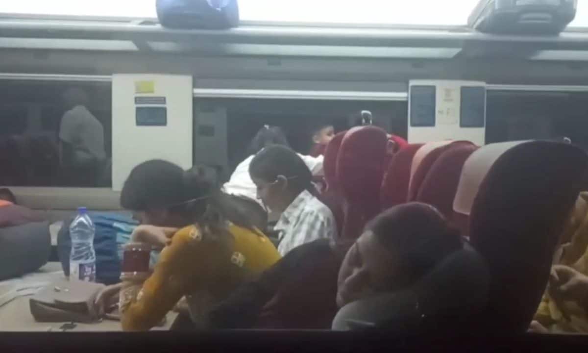 वैष्णो देवी जा रही वंदे भारत ट्रेन हरियाणा में ढाई घंटे क्यों खड़ी रही