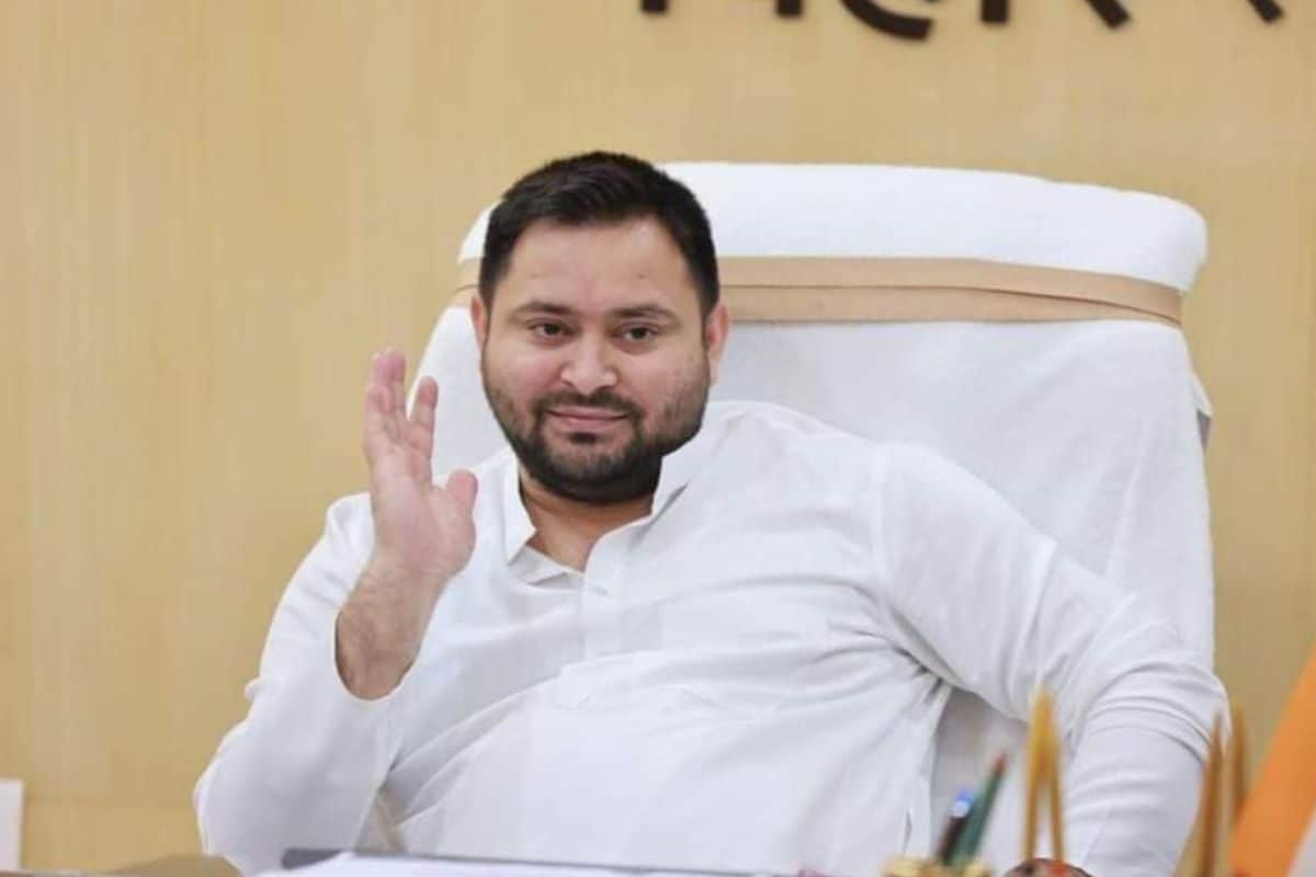 नौकरी, 30 हजार वेतन, 5 लाख बीमा और...जीविका दीदियों के लिए तेजस्वी के 8 वादे