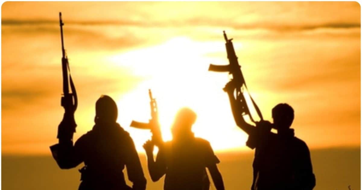 ISIS के 1000 आतंकियों को ट्रेंनिग दे रही पाक सेना, निशाने पर जम्मू-कश्मीर और..