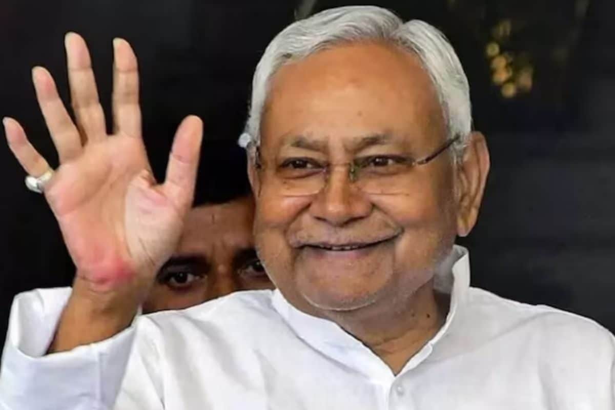 आरजेडी के कई दिग्गजों ने थामा जेडीयू का हाथ, संजय झा ने कराया शामिल, देखें नाम