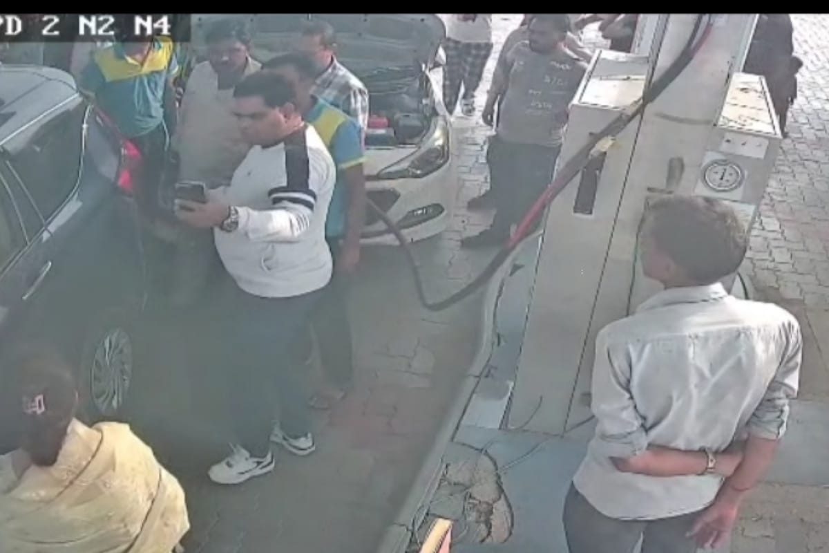 सीएनजी पंप पर हुआ विवाद! SDM ने मारा थप्पड़, कर्मचारी ने भी किया पलटवार, Video वायरल - Rajasthan News