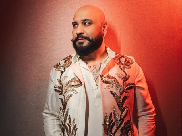 Dandiya played with fiercely, Indresh Maharaj