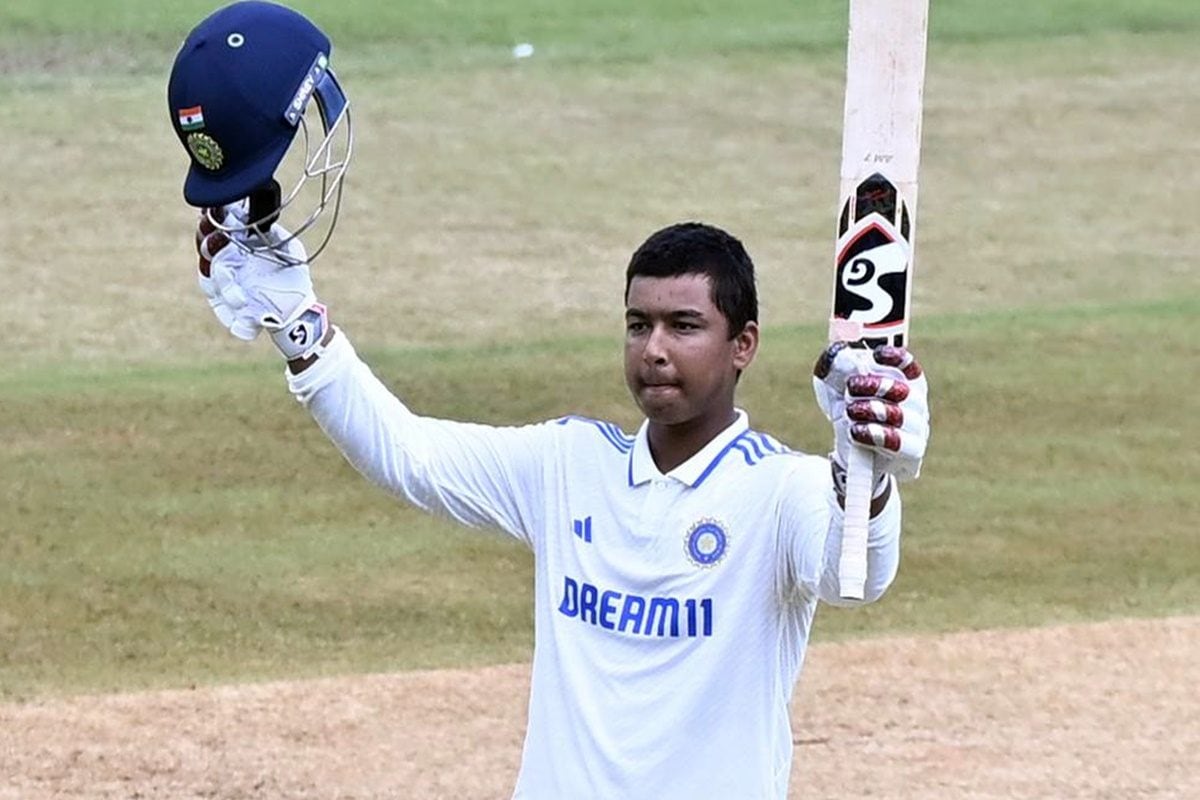 वैभव ने रचा इतिहास, 9 चौके-8 छक्के के साथ ऑस्ट्रेलिया में ठोकी रिकॉर्ड सेंचुरी