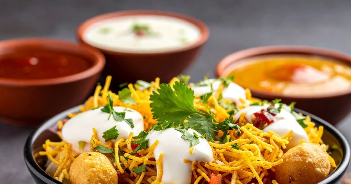 टिक्‍की-चाट और समोसे खाना होगा महंगा! सरकार ने लगा दिया 30 फीसदी टैक्‍स