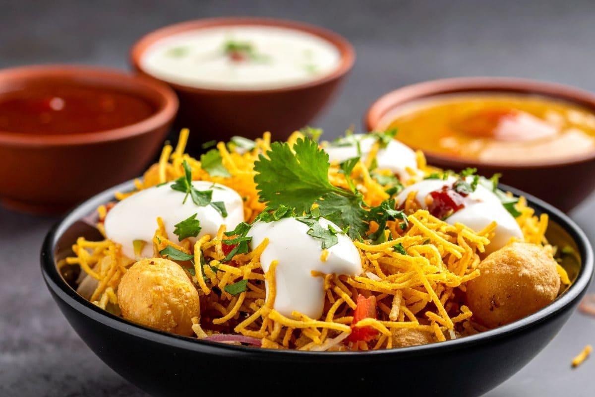 टिक्‍की-चाट और समोसे खाना होगा महंगा! सरकार ने लगा दिया 30 फीसदी टैक्‍स