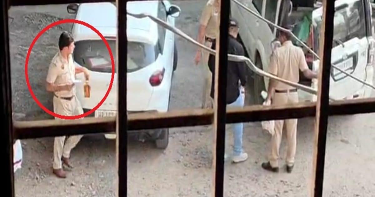 हरियाणा पुलिस के SHO ने मिठाई के साथ बांटी शराब, SP ने किया सस्पेंड