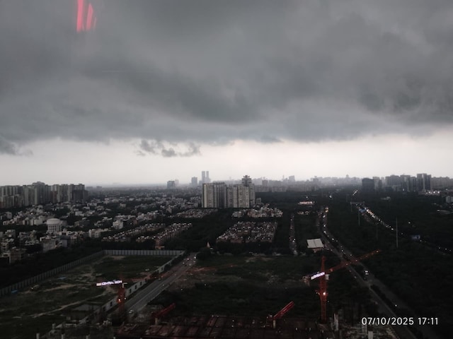 क्या नार्थ इंडिया में आ गई ठंड, बारिश से मौसम पलटा, सूरज क्यों हल्का पड़ा