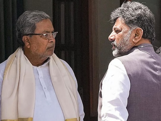 सिद्धारमैया नहीं बनने देंगे DK को CM...किसने फोड़ा बम, कहां हो रहा खेल? सिद्धारमैया नहीं बनने देंगे DK को CM...किसने फोड़ा बम, कहां हो रहा खेल?