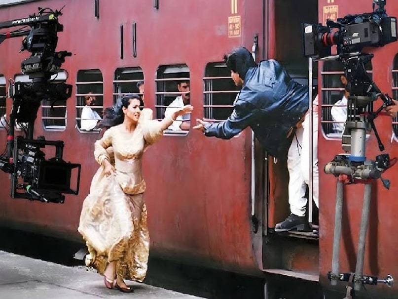 shahrukh khan kajol dilwale dulhania le jayenge film, dilwale dulhania le jayenge 1995 film, Bollywood iconic movie dilwale dulhania le jayenge, karwa chauth scene dilwale dulhania le jayenge, dilwale dulhania le jayenge karwa chauth song, dilwale dulhania le jayenge director, dilwale dulhania le jayenge movie songs, dilwale dulhania le jayenge movie kajol ki, dilwale dulhania le jayenge movie shahrukh khan ki, dilwale dulhania le jayenge movie budget, dilwale dulhania le jayenge movie box office collection, dilwale dulhania le jayenge movie story, dilwale dulhania le jayenge movie release date, dilwale dulhania le jayenge movie picture, dilwale dulhania le jayenge movie cast, dilwale dulhania le jayenge movie karan johar