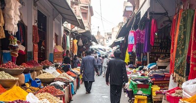 सुबह और रात में ठंड महसूस हो रही है.