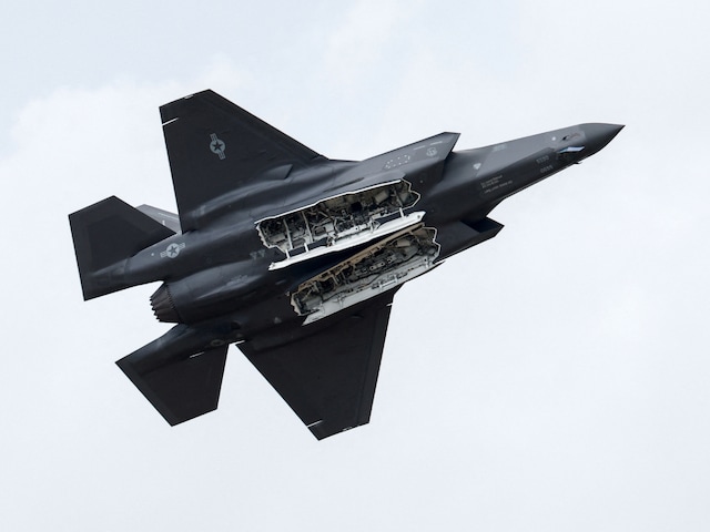 What will Trump accept by fighting? Five f-35 jets sent to Venezuela together