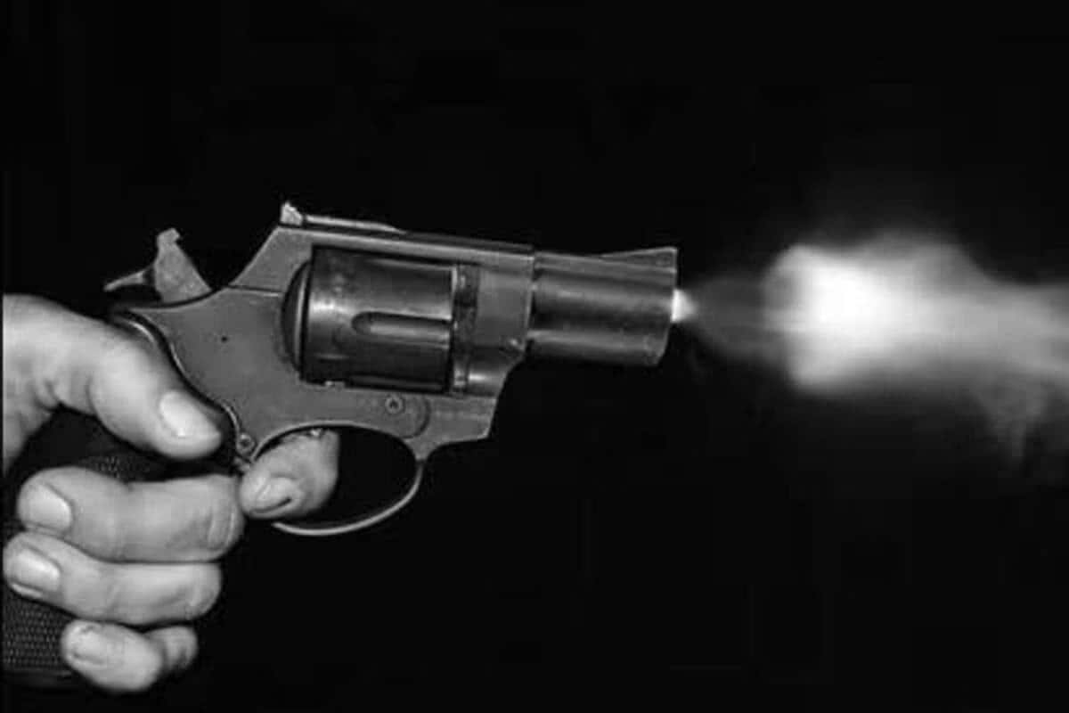 बिलासपुर गोलीकांड: कांग्रेस नेता के ऑफिस के बाहर फायरिंग, CCTV में कैद वारदात