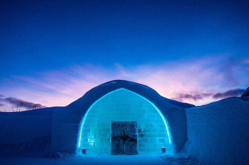 Sweden Icehotel, Sweden Icehotel per night cost, Sweden Icehotel menu, Sweden Icehotel price list, स्‍वीडन का आइसहोटल कहां बना है, स्‍वीडन के आइस होटल का किराया, स्‍वीडन के आइस होटल में खाने की कीमत, स्‍वीडन के आइस होटल में एक रात का किराया 