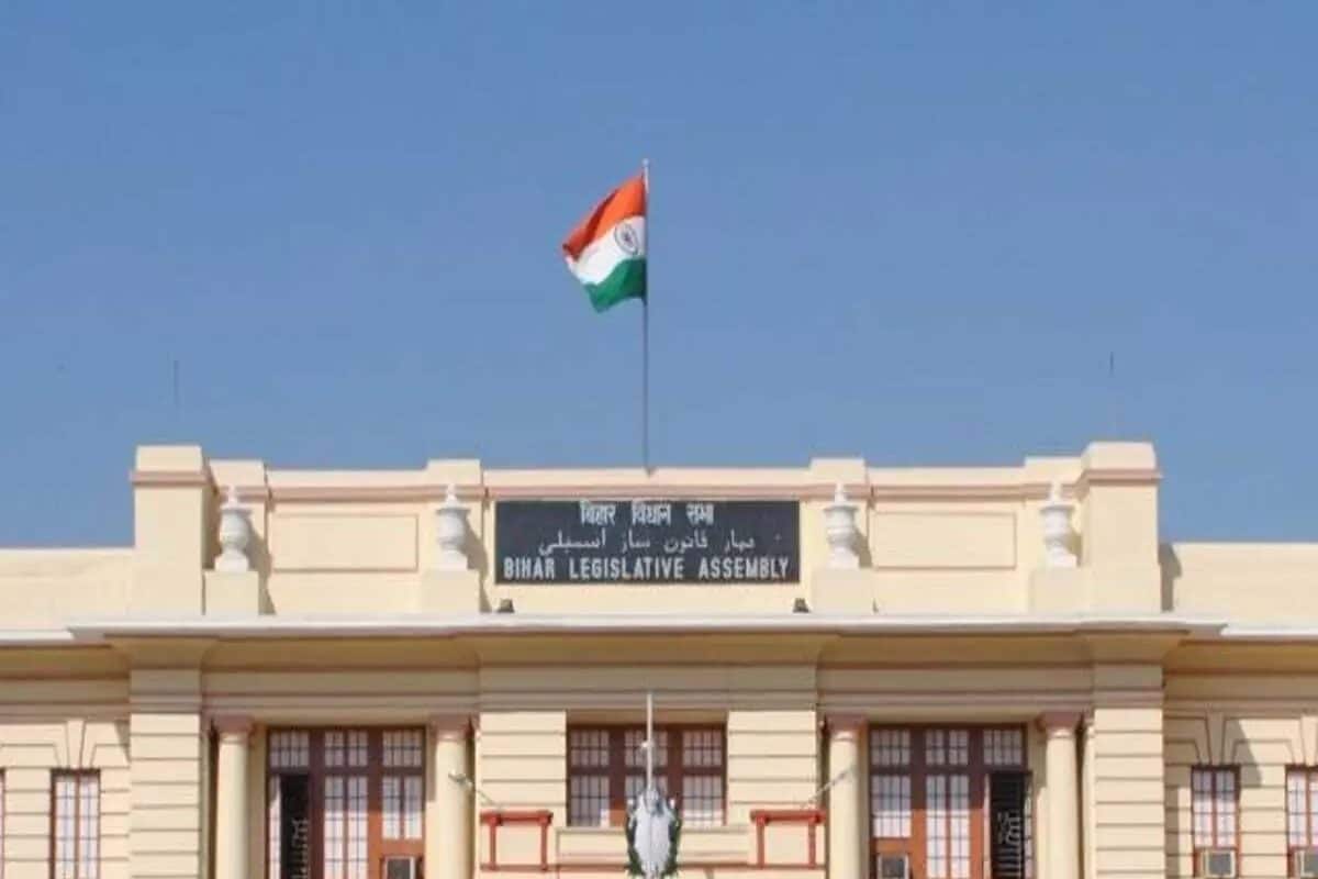 एक-एक सीट पर होगी कांटे की टक्कर, जानें NDA और महागठबंधन की मौजूदा ताकत